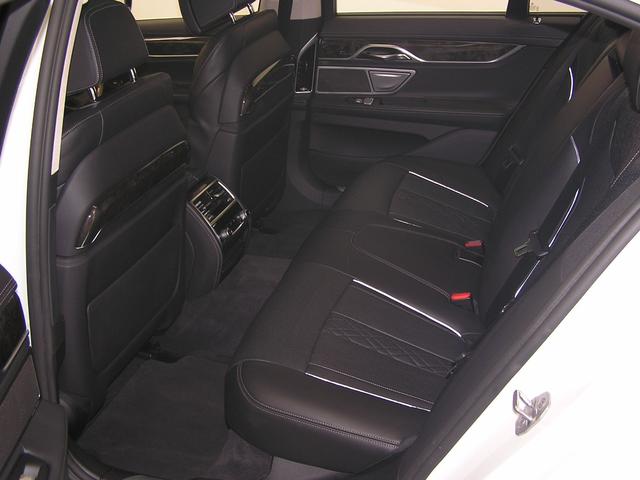 シートの状態もスレやヘタリ等も無くとても綺麗な状態が保たれております。