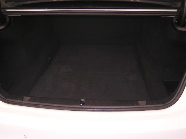 使用頻度の多いトランクスペースも非常に綺麗な状態になります！