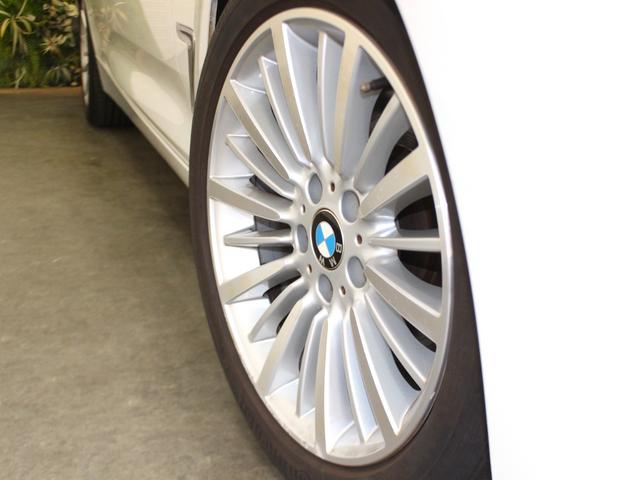 ３シリーズ ３２８ｉグランツーリスモ　ラグジュアリー　２ＬターボＥ／Ｇ　ベージュ革　シートヒータ　シートメモリ　純正ナビ　地デジ　Ｂｌｕｅｔｏｏｔｈ　ＵＳＢ　ＥＴＣ　クルコン　Ｂカメラ　電動ウイング　電動ハッチ　アイドルストップ　記録簿・取扱説明書説有り（15枚目）