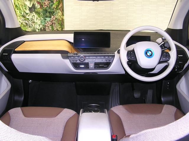 ｉ３ ロッジ　レンジ・エクステンダー装備車　後期型　１２０Ａｈ４２ＫＷ　純正２０インチＡＷ　ハーフレザー　シートヒーター　純正ナビ　ブルートゥース　ＵＳＢ　ＥＴＣ　バックカメラ　衝突警告　ＡＣＣ（6枚目）