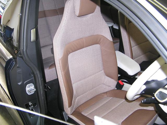 ｉ３ ロッジ　レンジ・エクステンダー装備車　後期型　１２０Ａｈ４２ＫＷ　純正２０インチＡＷ　ハーフレザー　シートヒーター　純正ナビ　ブルートゥース　ＵＳＢ　ＥＴＣ　バックカメラ　衝突警告　ＡＣＣ（11枚目）