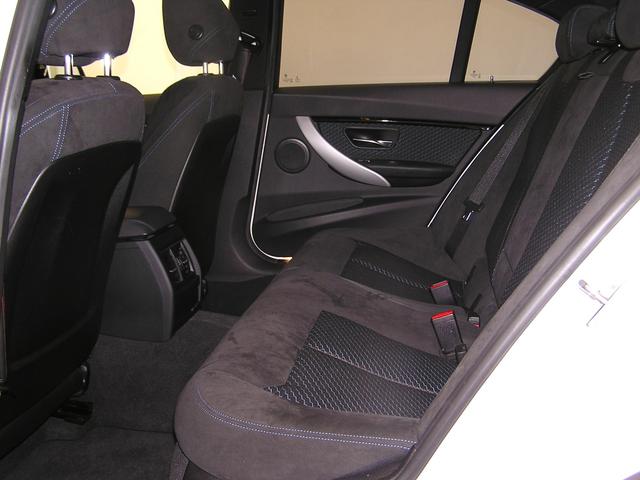 3シリーズ 320d Mスポーツ ジーゼルターボ 後期モデル 純正ナビ Bluetooth ACC レーンキープ Bカメ ソナー パワーシート ETC 記録簿・保証書・スペアキー付 LEDライト アイドルストップ 8AT19インチAW(11枚目)