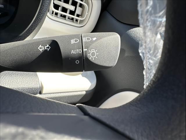 ムーヴキャンバス ストライプスＸ　届出済未使用車　両側パワースライドドア　スマートキー　プッシュスタート　オートライト　オートエアコン　電動格納ミラー　衝突被害軽減ブレーキ　スマートアシスト（31枚目）