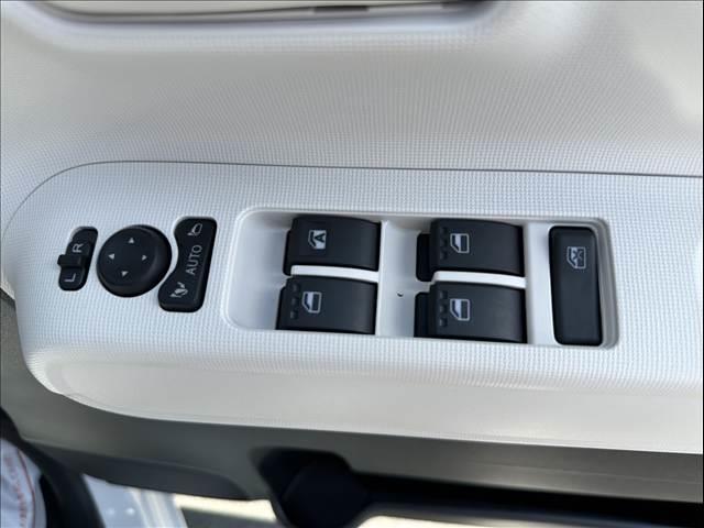 ムーヴキャンバス ストライプスＸ　届出済未使用車　両側パワースライドドア　スマートキー　プッシュスタート　オートライト　オートエアコン　電動格納ミラー　衝突被害軽減ブレーキ　スマートアシスト（37枚目）