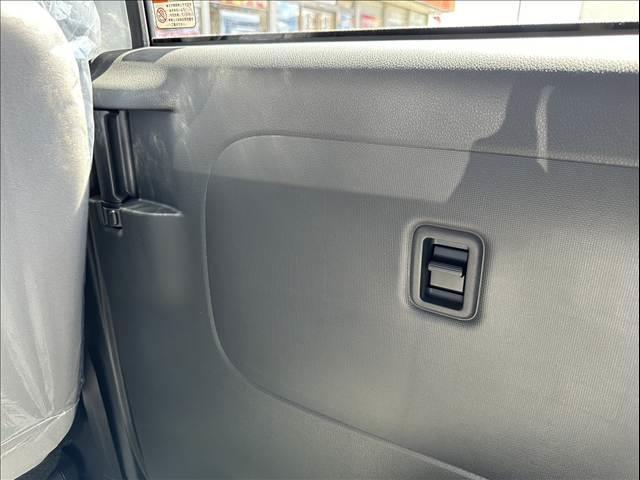 ムーヴキャンバス ストライプスＸ　届出済未使用車　両側パワースライドドア　スマートキー　プッシュスタート　オートライト　オートエアコン　電動格納ミラー　衝突被害軽減ブレーキ　スマートアシスト（41枚目）