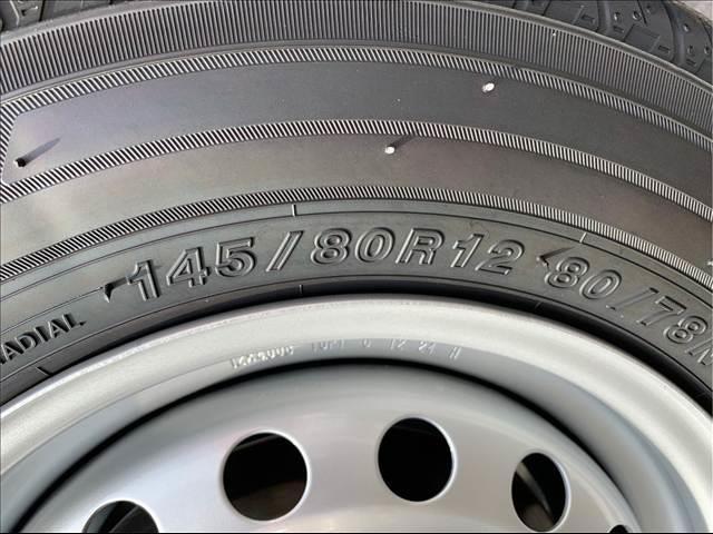 ハイゼットカーゴ デラックス　届出済未使用車　両側スライドドア　　集中ロック　パワステ　パワーウインドウ　オートライト　オートハイビーム　衝突被害軽減ブレーキ　パーキングセンサー（12枚目）