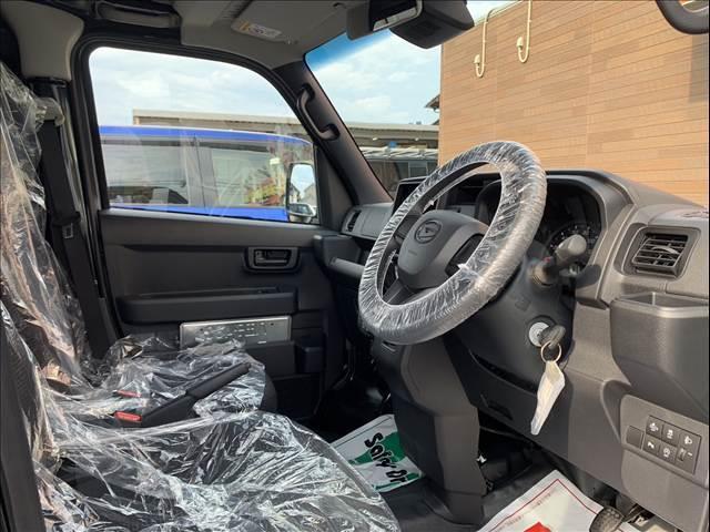 ハイゼットカーゴ デラックス　届出済未使用車　両側スライドドア　　集中ロック　パワステ　パワーウインドウ　オートライト　オートハイビーム　衝突被害軽減ブレーキ　パーキングセンサー（16枚目）