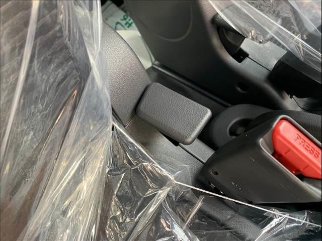 ハイゼットカーゴ デラックス　届出済未使用車　両側スライドドア　　集中ロック　パワステ　パワーウインドウ　オートライト　オートハイビーム　衝突被害軽減ブレーキ　パーキングセンサー（24枚目）