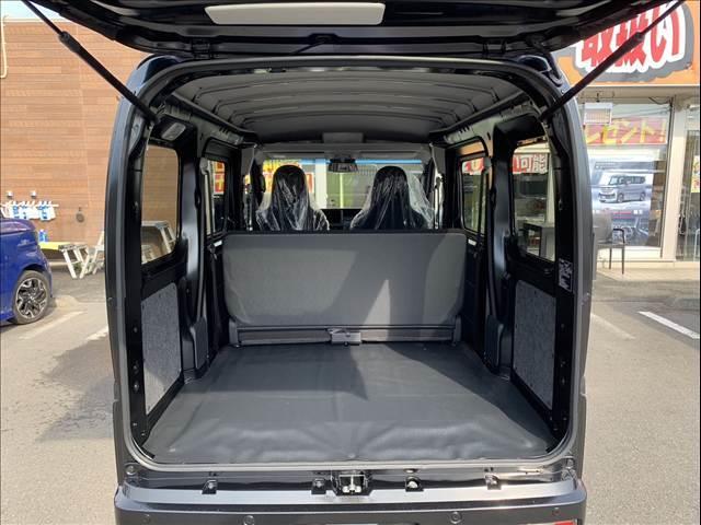 ハイゼットカーゴ デラックス　届出済未使用車　両側スライドドア　　集中ロック　パワステ　パワーウインドウ　オートライト　オートハイビーム　衝突被害軽減ブレーキ　パーキングセンサー（45枚目）