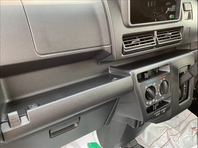 ハイゼットカーゴ デラックス　届出済未使用車　両側スライドドア　　集中ロック　パワステ　パワーウインドウ　オートライト　オートハイビーム　衝突被害軽減ブレーキ　パーキングセンサー（56枚目）