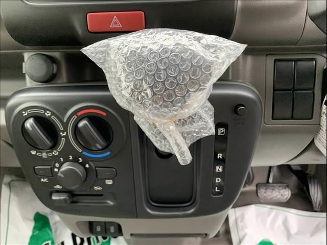 エブリイ ＰＡリミテッド　届出済未使用車　キーレス　パワーウインドウ　オーバーヘッドコンソール　集中ロック　衝突被害軽減ブレーキ　パーキングセンサー（25枚目）