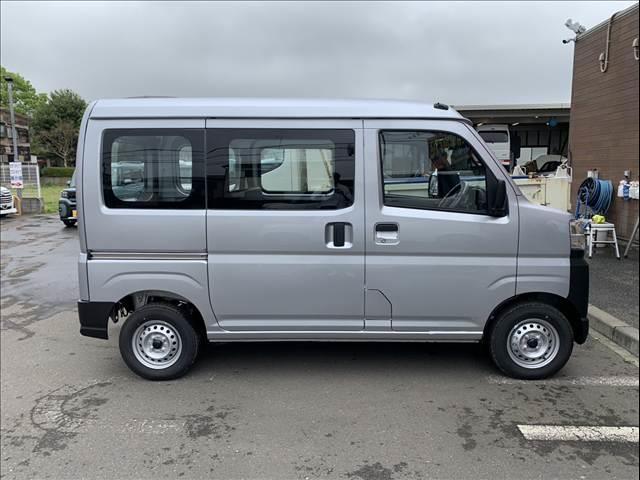 ハイゼットカーゴ スペシャルＳＡＩＩＩ　届出済未使用車　両側スライドドア　　集中ロック　パワステ　パワーウインドウ　オートライト　オートハイビーム　衝突被害軽減ブレーキ　パーキングセンサー（5枚目）