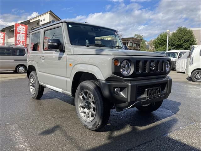 ジムニー 届出済未使用車 衝突被害軽減ブレーキ スマートキー プッシュスタート オートライト オートハイビーム クルーズコントロール オートエアコン パーキングセンサー 両側シートヒーター(4枚目)