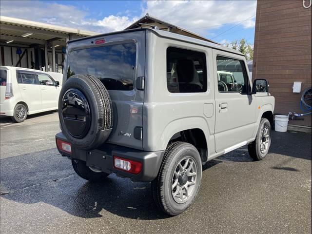 ジムニー 届出済未使用車 衝突被害軽減ブレーキ スマートキー プッシュスタート オートライト オートハイビーム クルーズコントロール オートエアコン パーキングセンサー 両側シートヒーター(6枚目)