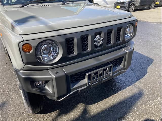 ジムニー 届出済未使用車 衝突被害軽減ブレーキ スマートキー プッシュスタート オートライト オートハイビーム クルーズコントロール オートエアコン パーキングセンサー 両側シートヒーター(12枚目)