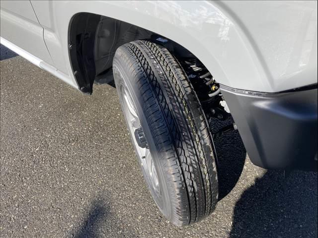 ジムニー 届出済未使用車 衝突被害軽減ブレーキ スマートキー プッシュスタート オートライト オートハイビーム クルーズコントロール オートエアコン パーキングセンサー 両側シートヒーター(19枚目)