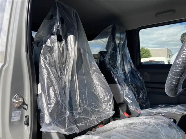 ジムニー 届出済未使用車 衝突被害軽減ブレーキ スマートキー プッシュスタート オートライト オートハイビーム クルーズコントロール オートエアコン パーキングセンサー 両側シートヒーター(21枚目)