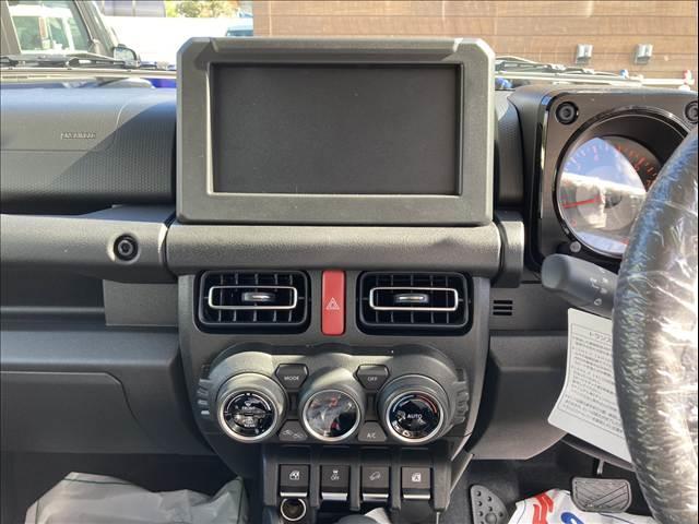 ジムニー 届出済未使用車 衝突被害軽減ブレーキ スマートキー プッシュスタート オートライト オートハイビーム クルーズコントロール オートエアコン パーキングセンサー 両側シートヒーター(24枚目)