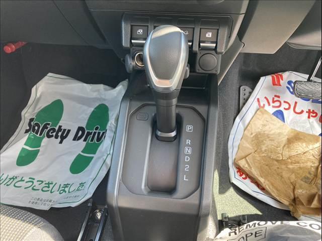 ジムニー 届出済未使用車 衝突被害軽減ブレーキ スマートキー プッシュスタート オートライト オートハイビーム クルーズコントロール オートエアコン パーキングセンサー 両側シートヒーター(29枚目)