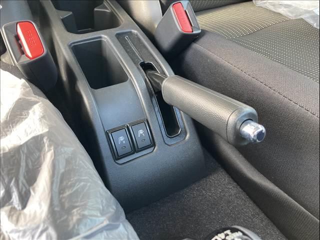 ジムニー 届出済未使用車 衝突被害軽減ブレーキ スマートキー プッシュスタート オートライト オートハイビーム クルーズコントロール オートエアコン パーキングセンサー 両側シートヒーター(31枚目)