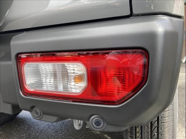 ジムニー 届出済未使用車 衝突被害軽減ブレーキ スマートキー プッシュスタート オートライト オートハイビーム クルーズコントロール オートエアコン パーキングセンサー 両側シートヒーター(45枚目)