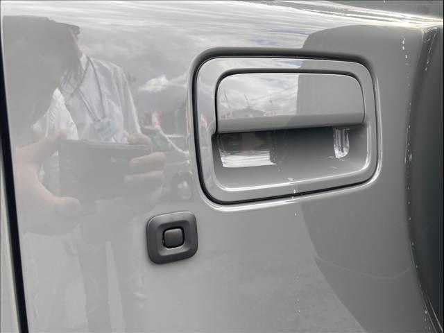 ジムニー 届出済未使用車 衝突被害軽減ブレーキ スマートキー プッシュスタート オートライト オートハイビーム クルーズコントロール オートエアコン パーキングセンサー 両側シートヒーター(51枚目)
