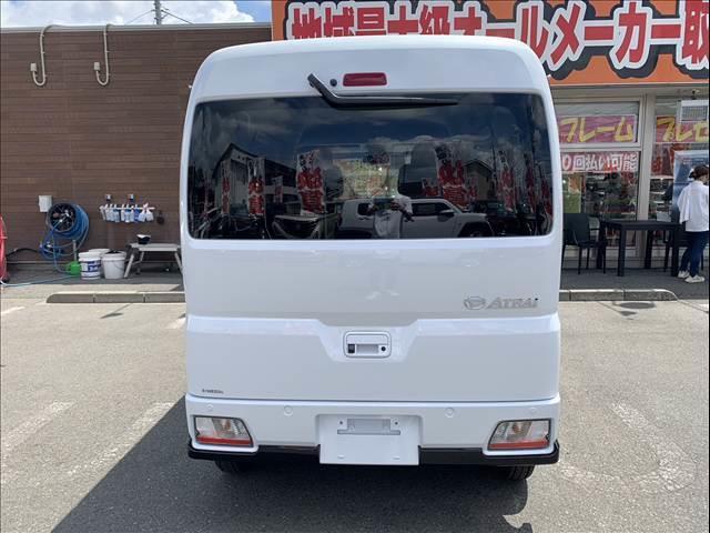 アトレー 届出済未使用車 両側パワースライドドア スマートキー プッシュスタート オートライト オートエアコン 電動格納ミラー 衝突被害軽減ブレーキ スマートアシスト(8枚目)