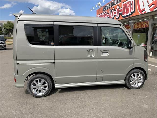 エブリイワゴン ＰＺターボスペシャル　届出済未使用車　両側スライド片側電動スライドドア　スマートキー　プッシュスタート　ＬＥＤライト　シートヒーター　フォグランプ　パーキングセンサー　オートライト　オートハイビーム　オートエアコン（5枚目）