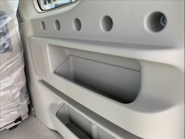 エブリイワゴン ＰＺターボスペシャル　届出済未使用車　両側スライド片側電動スライドドア　スマートキー　プッシュスタート　ＬＥＤライト　シートヒーター　フォグランプ　パーキングセンサー　オートライト　オートハイビーム　オートエアコン（60枚目）