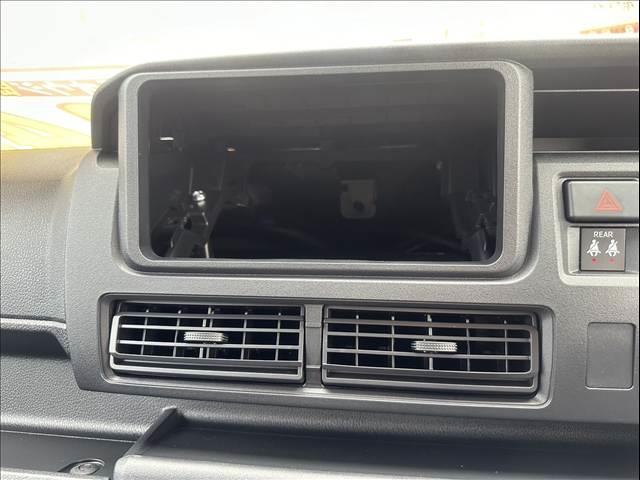 ハイゼットカーゴ 　届出済未使用車　両側スライドドア　　集中ロック　パワステ　パワーウインドウ　オートライト　オートハイビーム　衝突被害軽減ブレーキ　パーキングセンサー（26枚目）