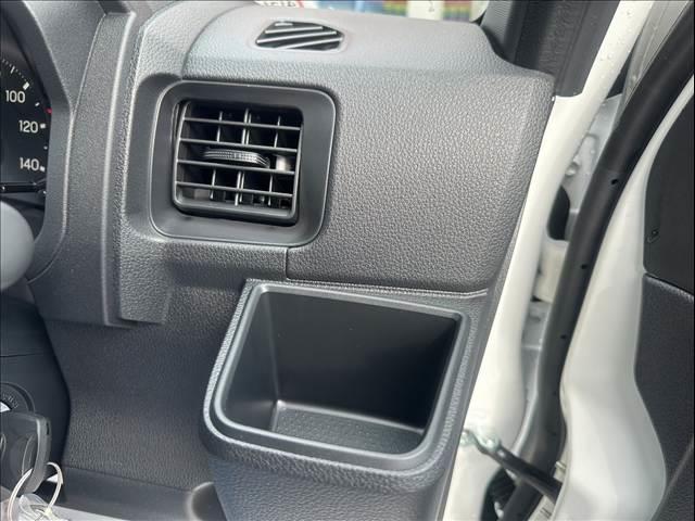 ハイゼットカーゴ 　届出済未使用車　両側スライドドア　　集中ロック　パワステ　パワーウインドウ　オートライト　オートハイビーム　衝突被害軽減ブレーキ　パーキングセンサー（34枚目）