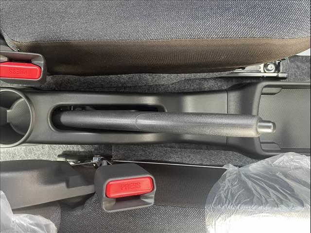 アルト Ｌ　未使用車　クリアランスソナー　レーンアシスト　衝突被害軽減システム　オートライト　キーレスエントリー　アイドリングストップ　電動格納ミラー　ＣＶＴ　盗難防止システム　ＡＢＳ　ＥＳＣ（30枚目）