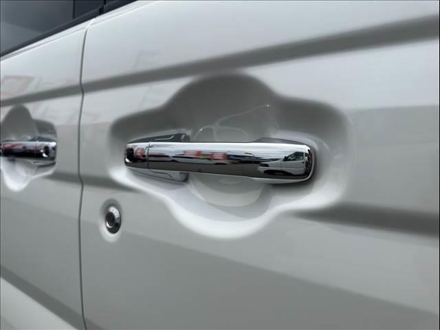 スペーシアカスタム ハイブリッドＸＳ　届出済み未使用車　衝突被害軽減ブレーキ　両側パワースライドドア　オートライト　オートハイビーム　電動パーキングブレーキ　オートブレーキホールド　サーキュレーター　アダプティブクルーズコントローロール（17枚目）