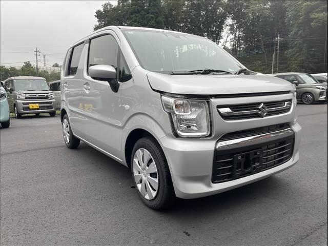 ワゴンＲ ＦＸ　届出済未使用車　後席アンブレラホルダー、衝突軽減ブレーキ、横滑り防止機能、キーレスエントリー、スマートキー　プッシュスタート　インパネＣＶＴ（4枚目）