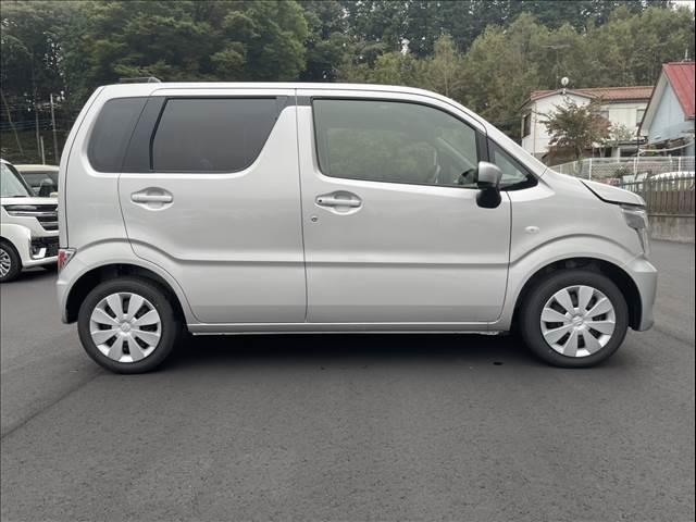 ワゴンＲ ＦＸ　届出済未使用車　後席アンブレラホルダー、衝突軽減ブレーキ、横滑り防止機能、キーレスエントリー、スマートキー　プッシュスタート　インパネＣＶＴ（5枚目）