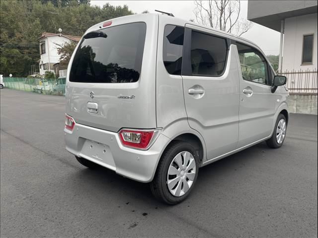 ワゴンＲ ＦＸ　届出済未使用車　後席アンブレラホルダー、衝突軽減ブレーキ、横滑り防止機能、キーレスエントリー、スマートキー　プッシュスタート　インパネＣＶＴ（6枚目）