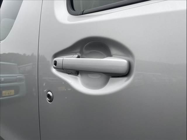 ワゴンＲ ＦＸ　届出済未使用車　後席アンブレラホルダー、衝突軽減ブレーキ、横滑り防止機能、キーレスエントリー、スマートキー　プッシュスタート　インパネＣＶＴ（17枚目）