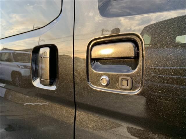 アトレー RS 届出済未使用車 両側パワースライドドア スマートキー プッシュスタート オートライト オートエアコン 電動格納ミラー 衝突被害軽減ブレーキ スマートアシスト(16枚目)