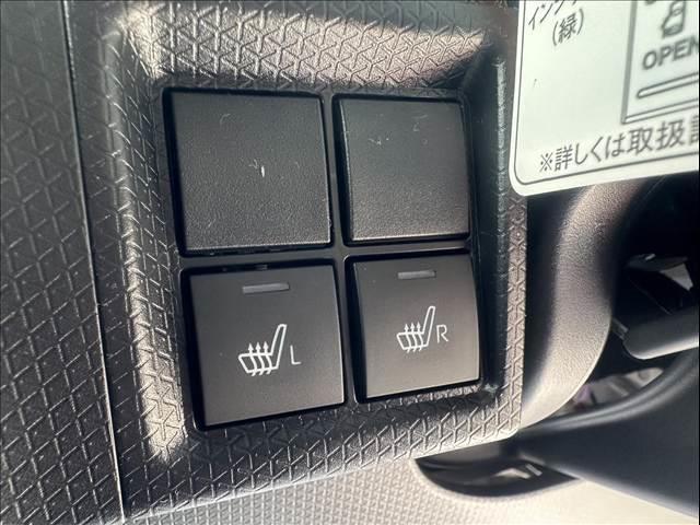 タント カスタムRS 届出済未使用車 禁煙車 スマートアシスト 衝突被害軽減ブレーキ プッシュスタート スマートキー 両側電動スライドドア ステアリングリモコン ヒートシーター LEDヘッドランプ フォグランプ(29枚目)