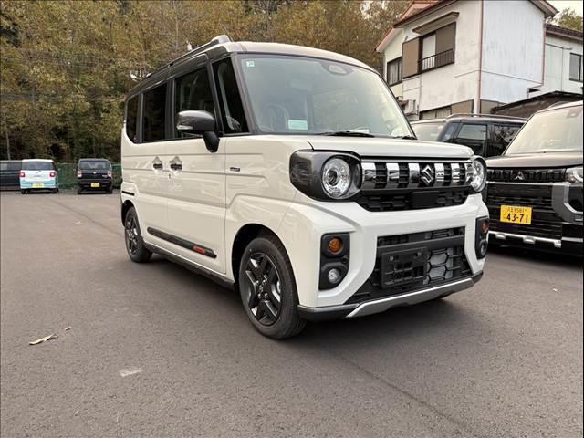 スペーシアギア ハイブリッドＸＺ　ターボ　届出済未使用車　両側パワースライドドア　シートヒーター　オートライト　オートハイビーム　スマートキー　プッシュスタート　電動格納ミラー（4枚目）