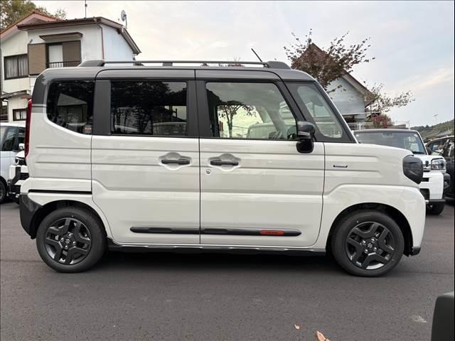 スペーシアギア ハイブリッドＸＺ　ターボ　届出済未使用車　両側パワースライドドア　シートヒーター　オートライト　オートハイビーム　スマートキー　プッシュスタート　電動格納ミラー（5枚目）