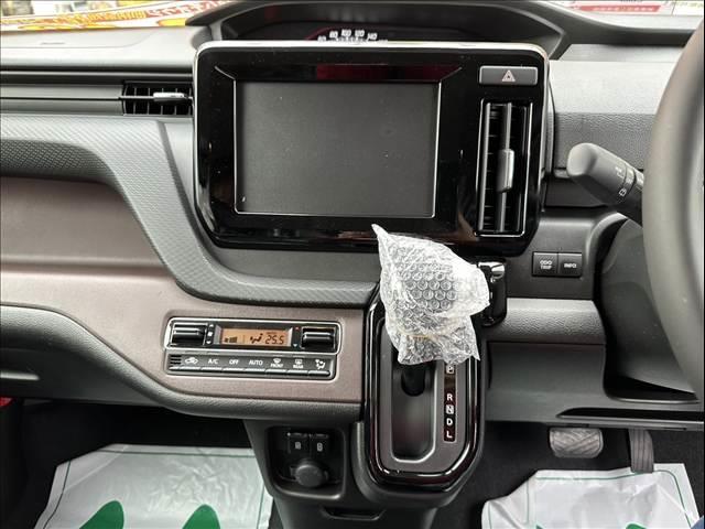 当店では身体障害者用の装置、運転補助用具も取り付けられます。詳しくは販売員までお声掛け下さい。