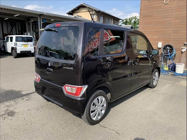 ワゴンＲ ＦＸ　届出済未使用車　後席アンブレラホルダー、衝突軽減ブレーキ、横滑り防止機能、キーレスエントリー、スマートキー　プッシュスタート　インパネＣＶＴ（6枚目）