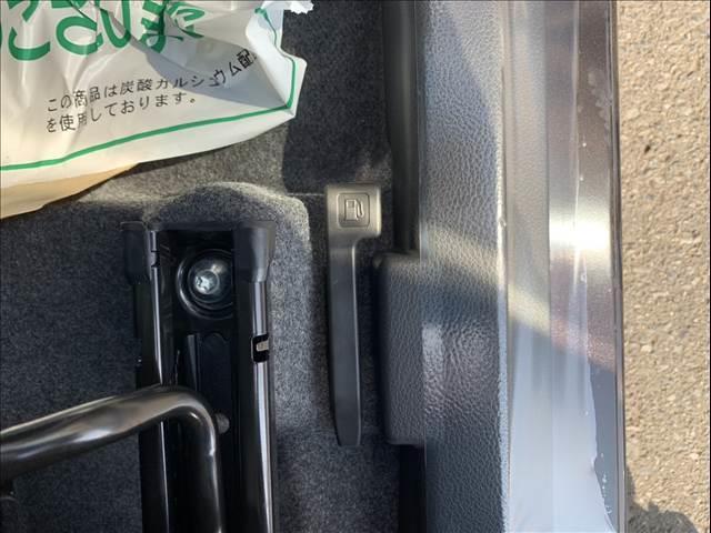 ワゴンＲ ＦＸ　届出済未使用車　後席アンブレラホルダー、衝突軽減ブレーキ、横滑り防止機能、キーレスエントリー、スマートキー　プッシュスタート　インパネＣＶＴ（33枚目）