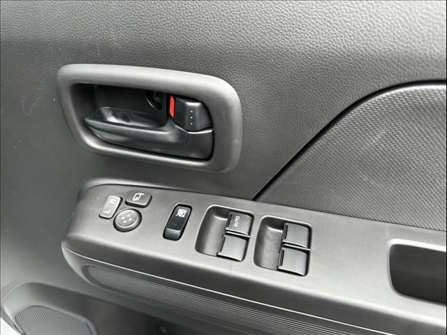 ワゴンＲ ＦＸ　届出済未使用車　後席アンブレラホルダー、衝突軽減ブレーキ、横滑り防止機能、キーレスエントリー、スマートキー　プッシュスタート　インパネＣＶＴ（20枚目）