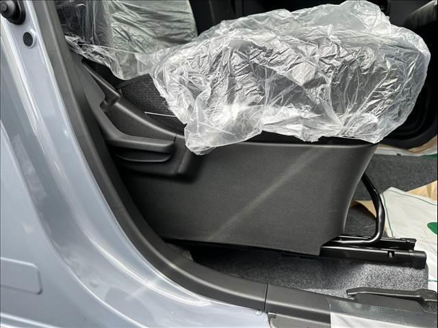 ワゴンＲ ＦＸ　届出済未使用車　後席アンブレラホルダー、衝突軽減ブレーキ、横滑り防止機能、キーレスエントリー、スマートキー　プッシュスタート　インパネＣＶＴ（23枚目）