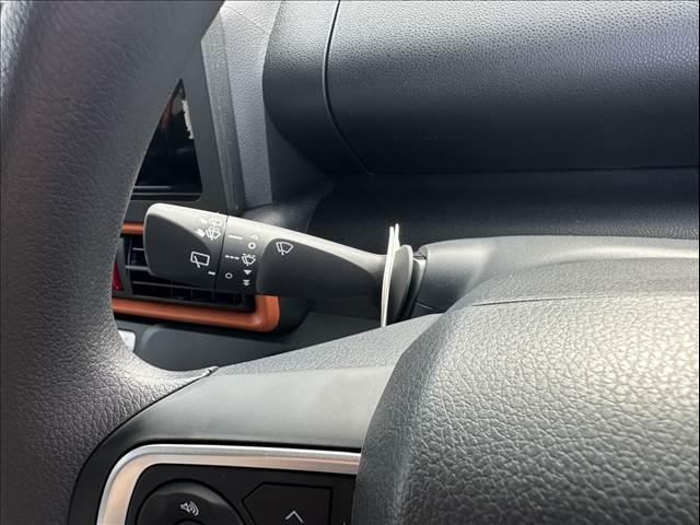 タント ファンクロス　（ｅｃｏ　ＩＤＬＥ非装着車）禁煙車　スマートアシスト　衝突被害軽減ブレーキ　プッシュスタート　両側電動スライドドア　ステアリングリモコン　ヒートシーター　ＬＥＤヘッドランプ（29枚目）