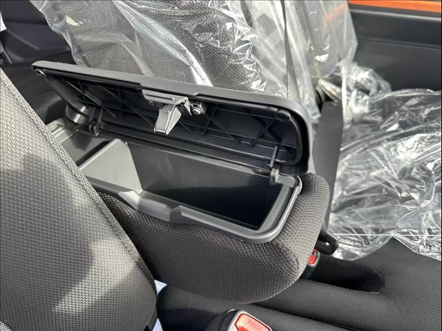 タント ファンクロス　（ｅｃｏ　ＩＤＬＥ非装着車）禁煙車　スマートアシスト　衝突被害軽減ブレーキ　プッシュスタート　両側電動スライドドア　ステアリングリモコン　ヒートシーター　ＬＥＤヘッドランプ（39枚目）