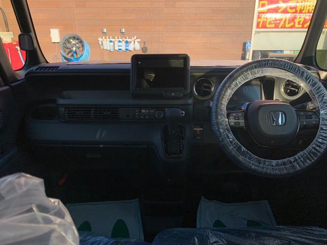 N-BOXカスタム ベースグレード 届出済未使用車 両側スライド片側電動スライドドア スマートキー プッシュスタート バックカメラ 電動パーキングブレーキ オートブレーキホールド オートライト オートエアコン サンシェード(43枚目)