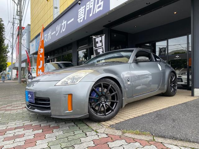 フェアレディZ ベースグレード セントラル20製ブレーキキャリパー6POT・4POT/RAYSグラムライツ19インチAW/BLITZ車高調/セントラル20インテーク/リアルスピードエンジニアリング製マフラー/純正ナビ/ドラレコ(3枚目)